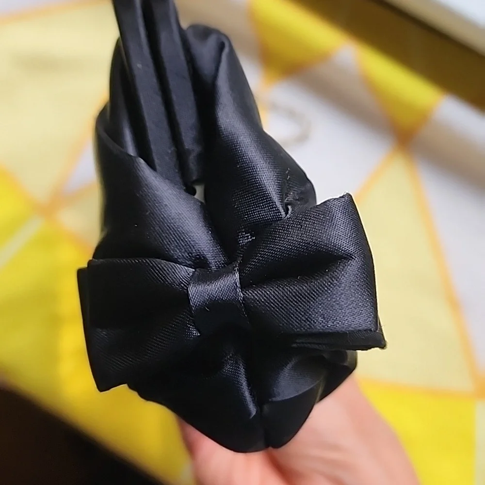 EUC- La Sera by franchi  Evening Satin Clutch Purse